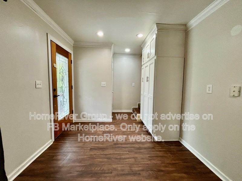 819 Asterwood Dr #B - Photo 3 of 18