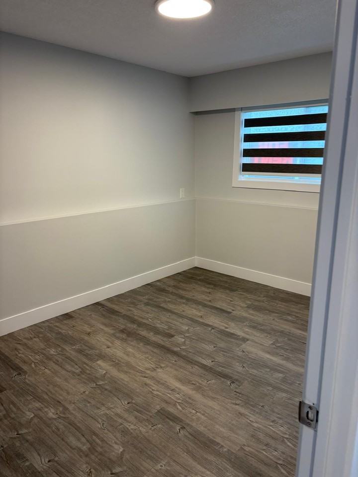 4336 Barclay Road - Photo 4 of 8