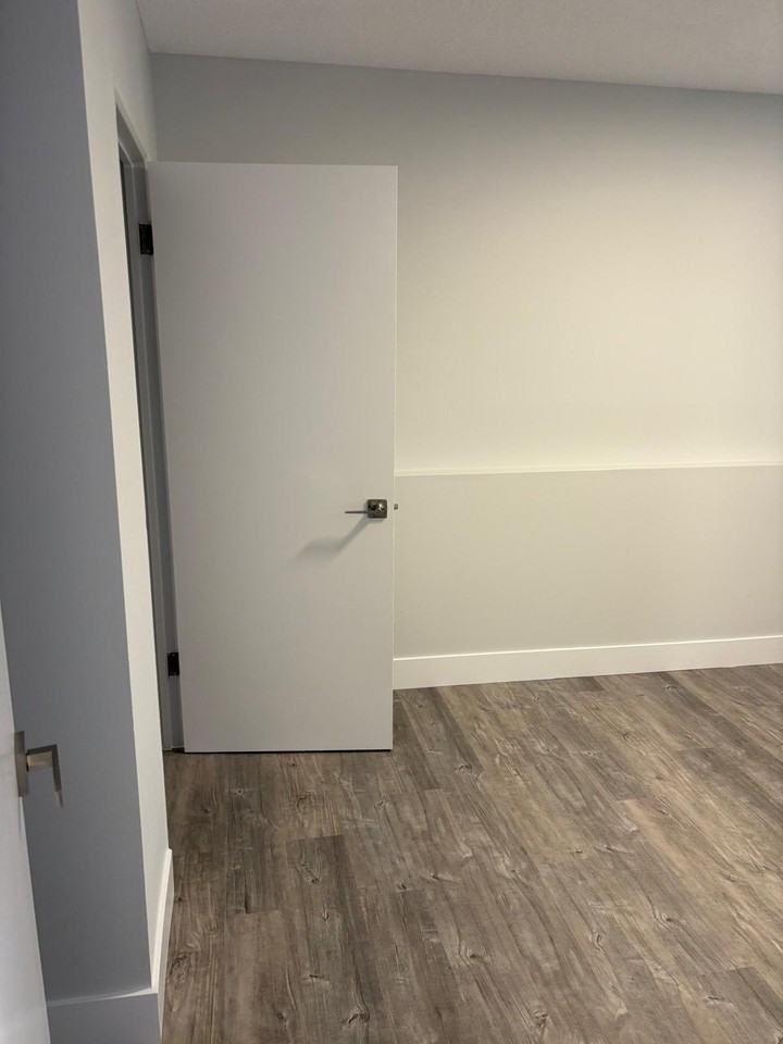 4336 Barclay Road - Photo 5 of 8