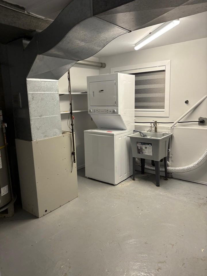 4336 Barclay Road - Photo 3 of 8