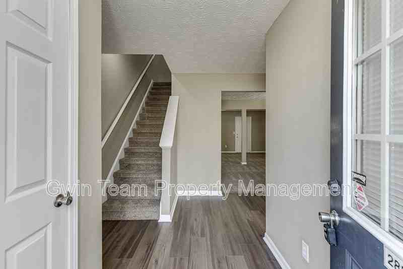 2883 Creek Bottom Ct - Photo 3 of 34