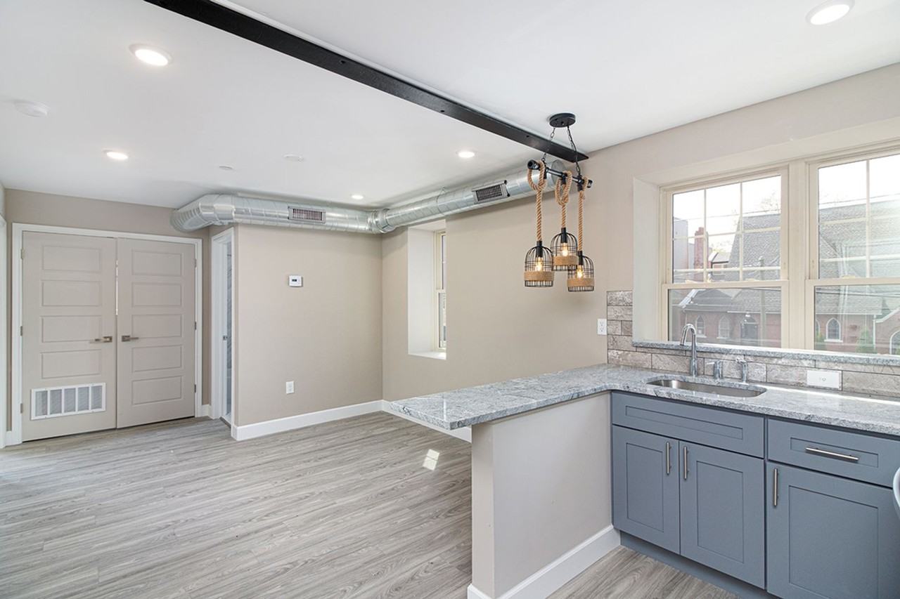 437 N 40th St - Photo 5 of 41