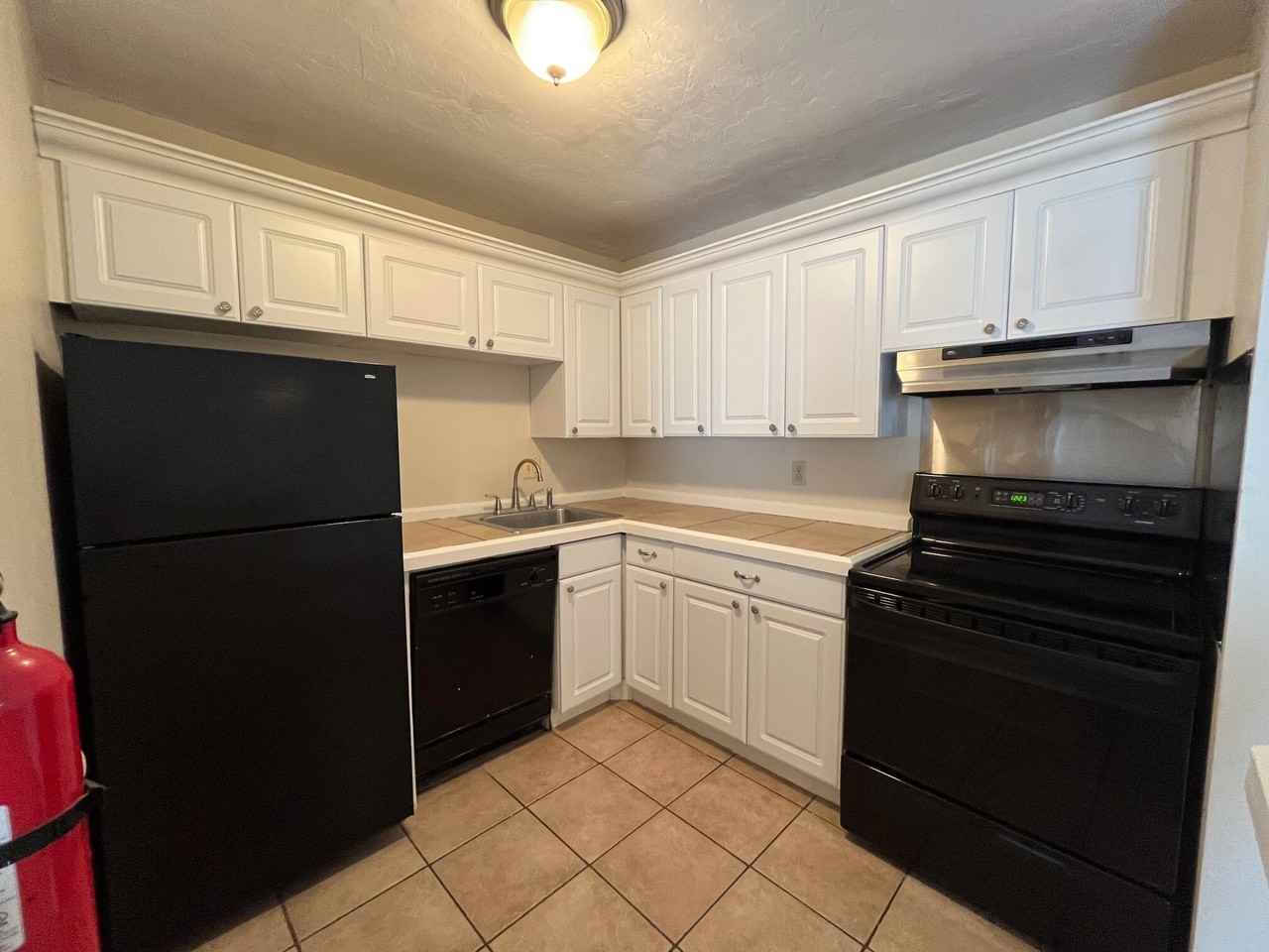 Fifth 6780 - Photo 4 of 14