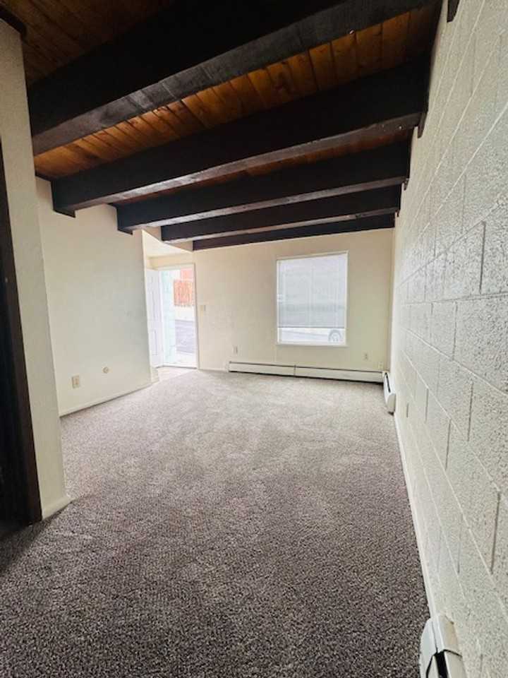 125 Monroe Ave - Photo 3 of 6