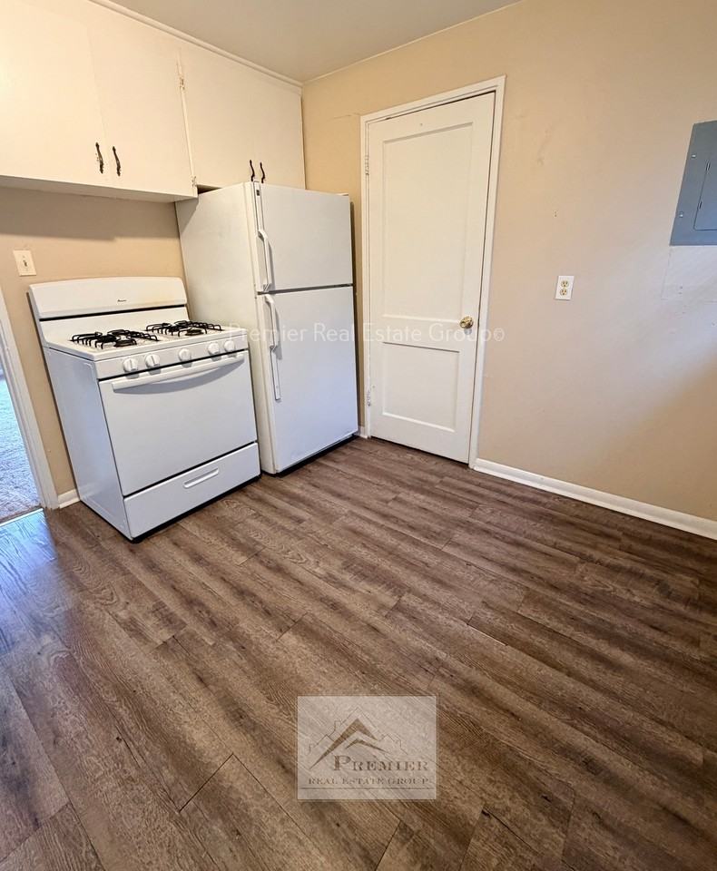 426 Glen View - Photo 5 of 9