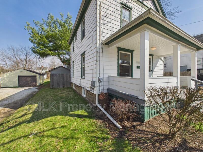 773 Montana Ave - Photo 3 of 36