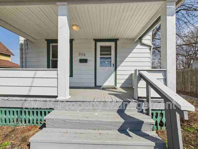 773 Montana Ave - Photo 4 of 36