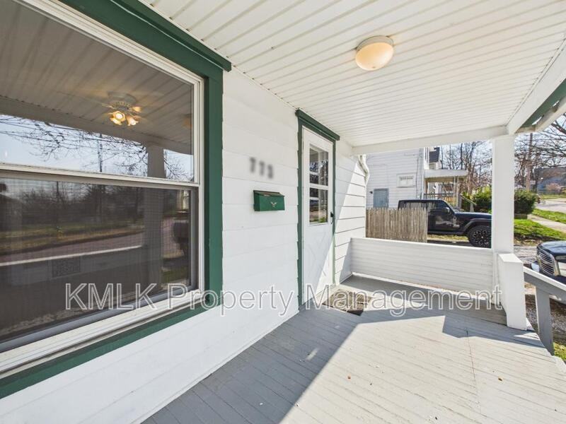 773 Montana Ave - Photo 5 of 36