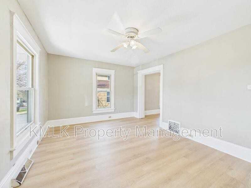 773 Montana Ave - Photo 7 of 36