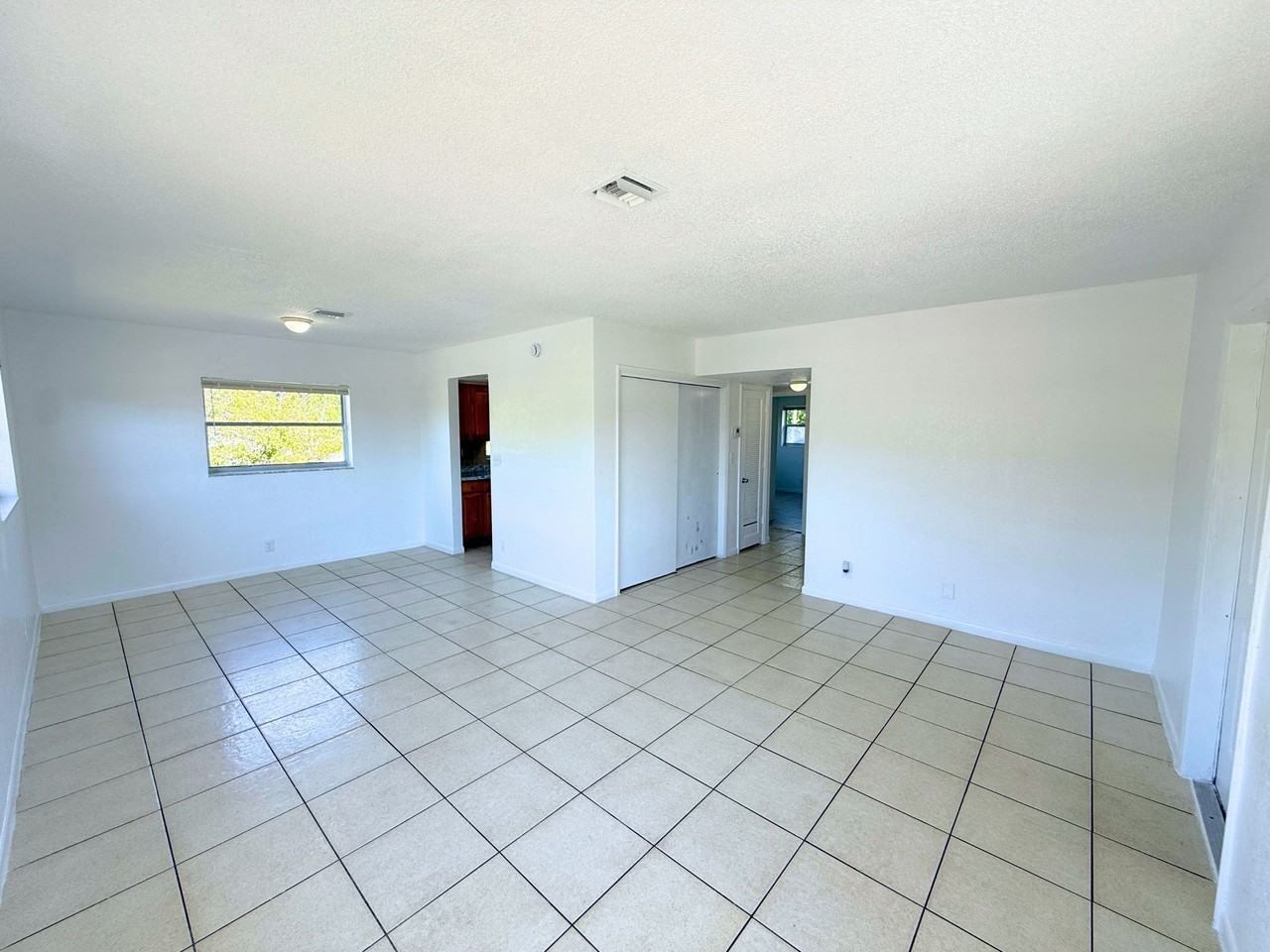 432 Northwest 42nd Street - Photo 2 of 20