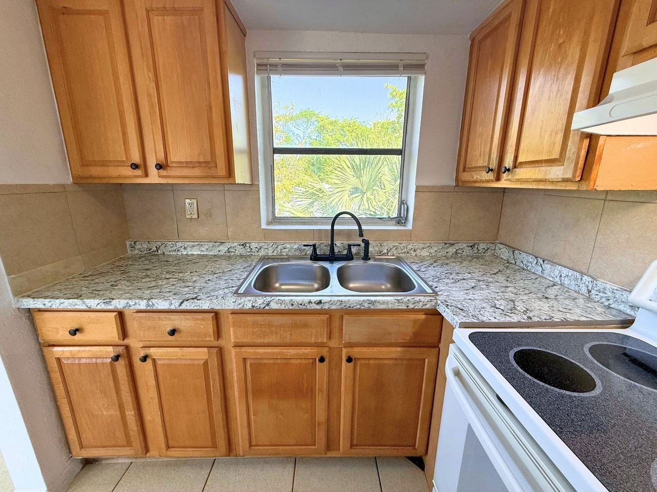 432 Northwest 42nd Street - Photo 5 of 20