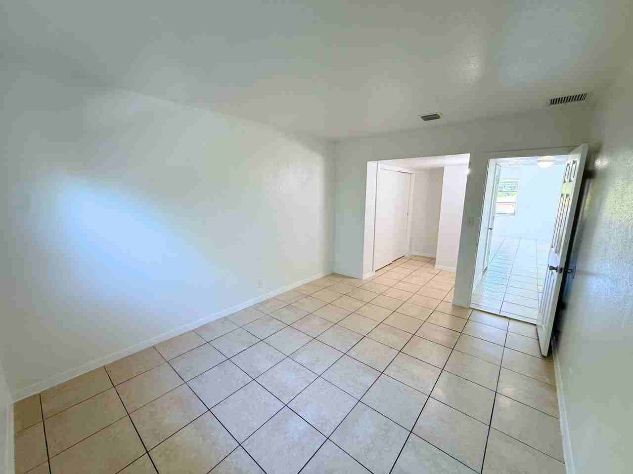 432 Northwest 42nd Street - Photo 7 of 20