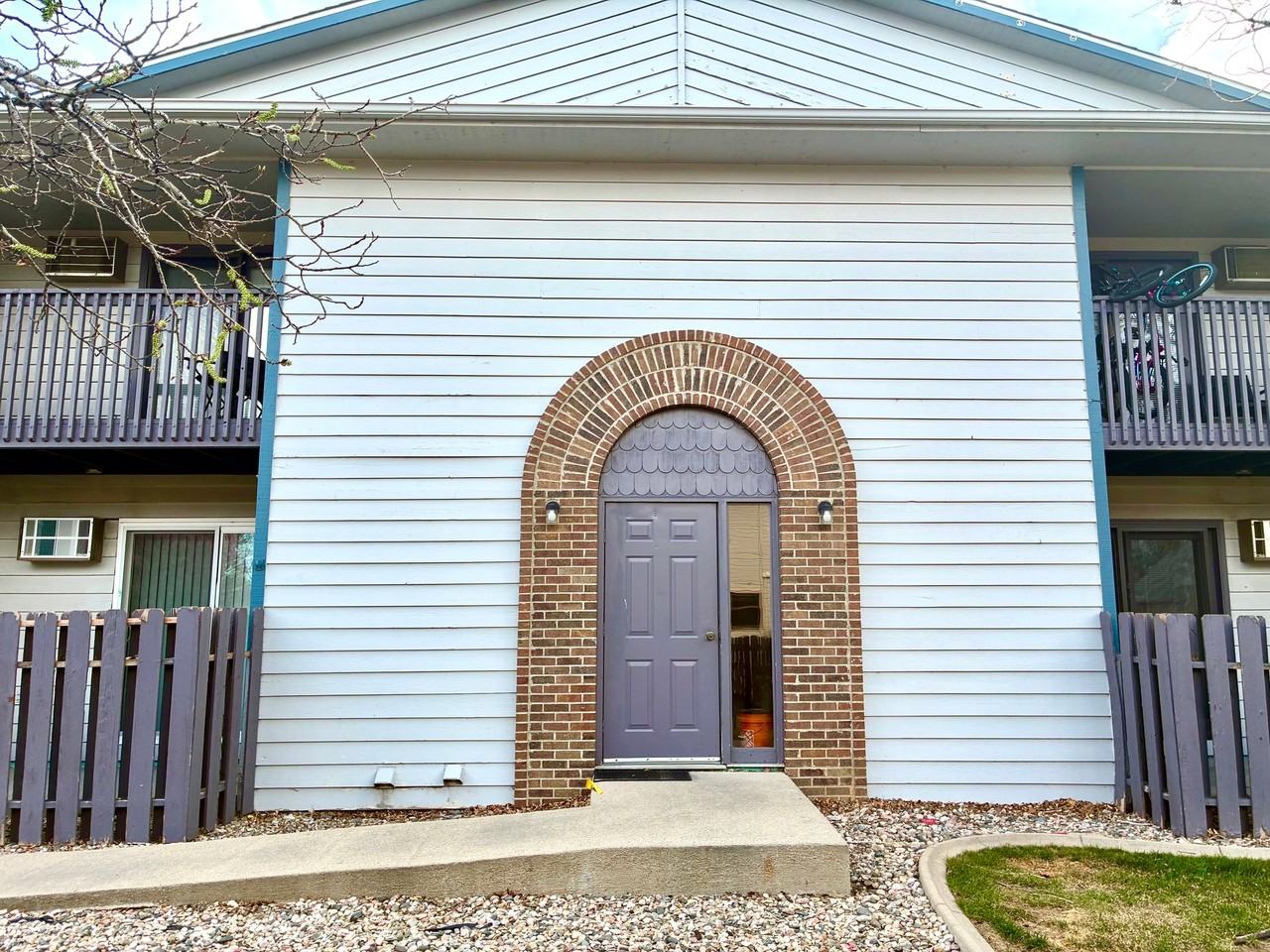 332 Terri Drive - Photo 2 of 5
