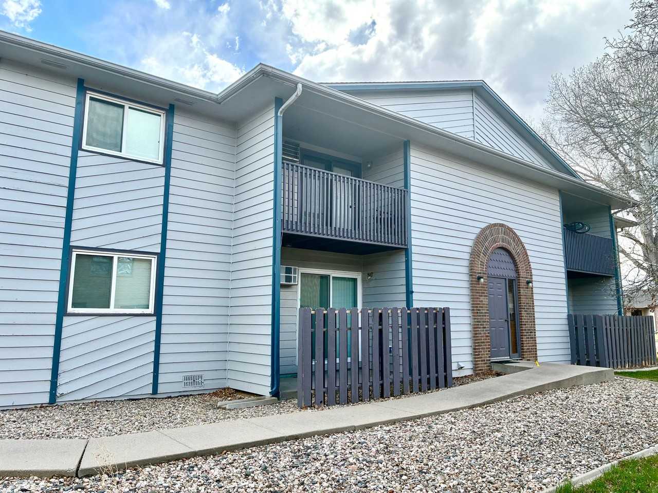 332 Terri Drive - Photo 3 of 5