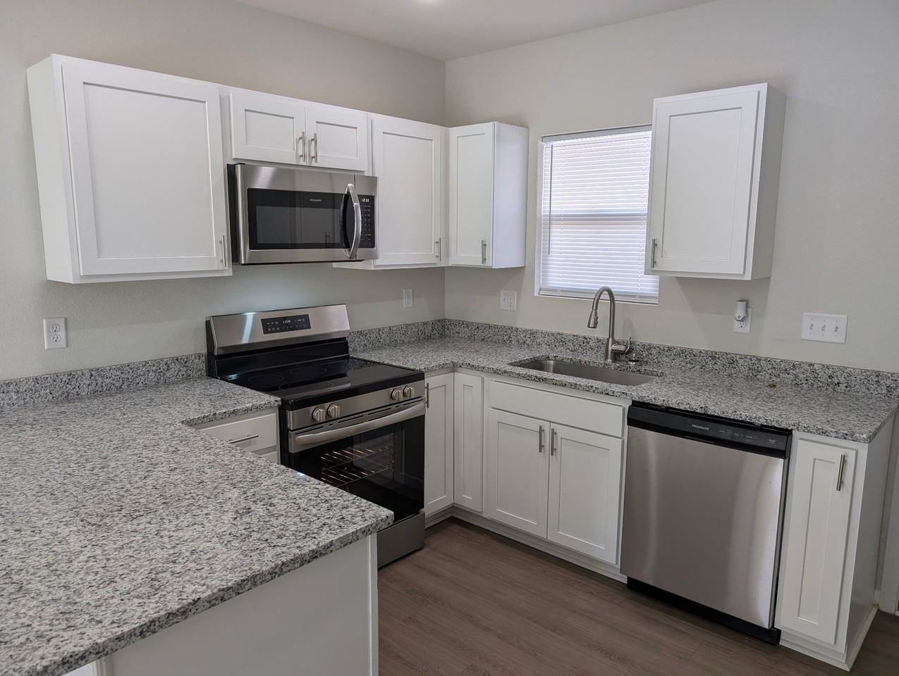 1106 South Mitchell Street - Photo 2 of 16