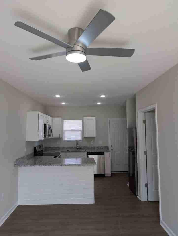 1106 South Mitchell Street - Photo 4 of 16