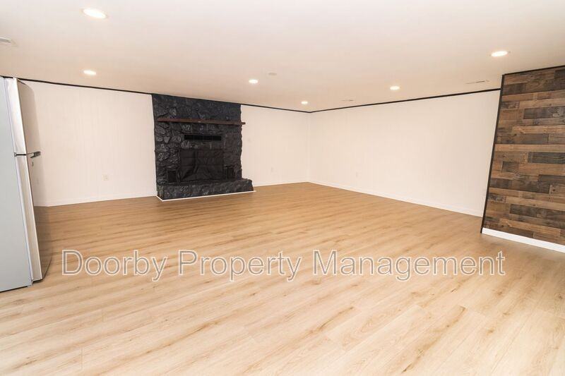 1313 Timbercrest Ln #103 - Photo 4 of 11