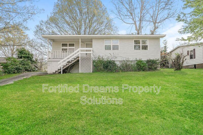 818 Waugh St - Photo 2 of 16