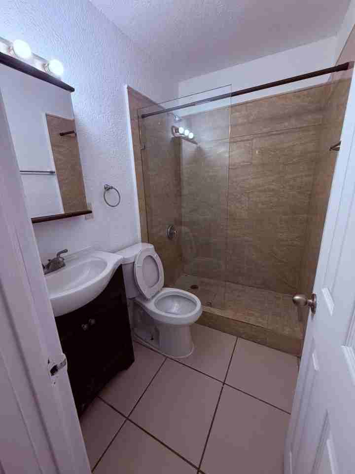 PE 590-2 - Photo 5 of 8