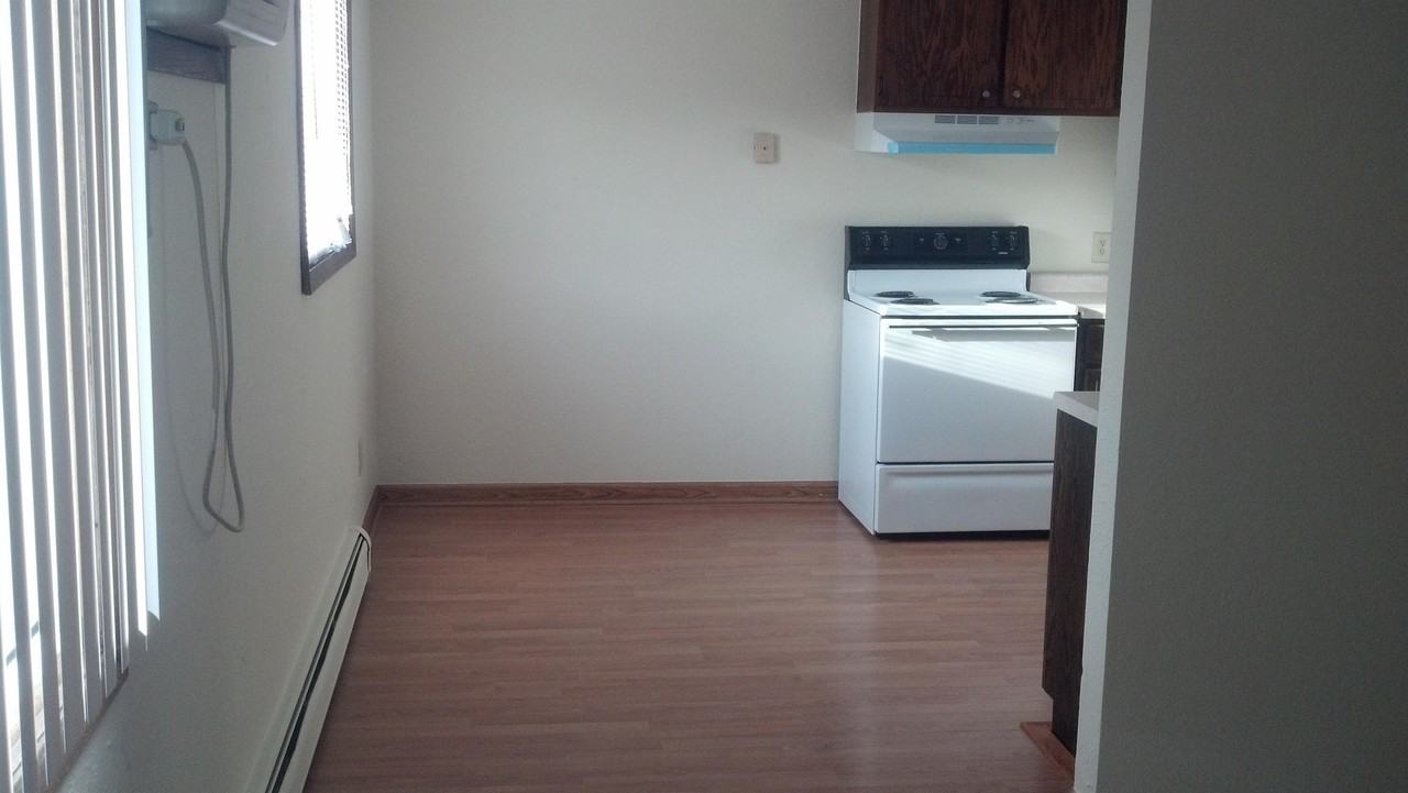 Raymond - Photo 3 of 7