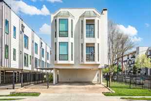 2002 N FITZHUGH AVE - Photo 1 of 1