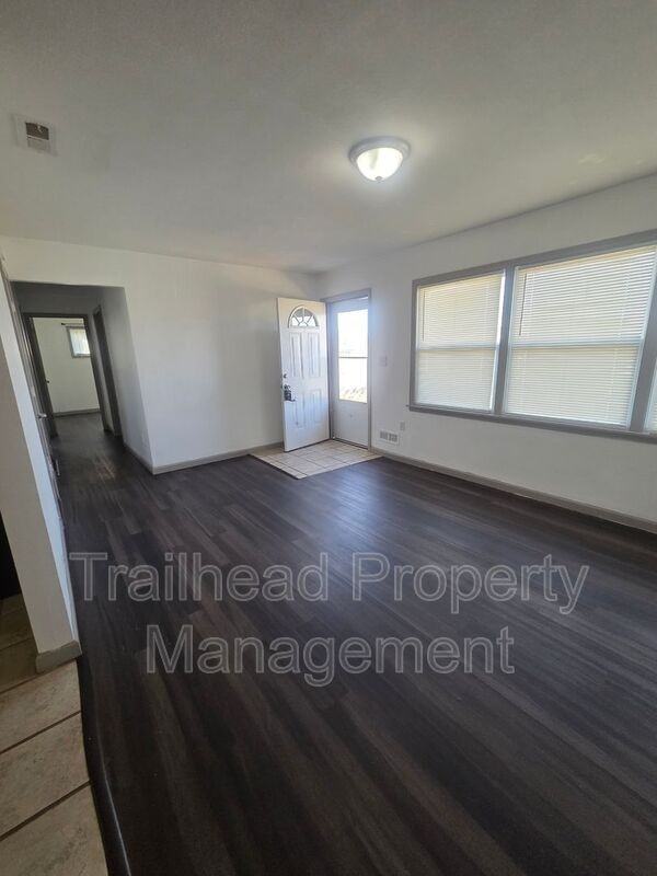 11127 Blue Ridge Blvd - Photo 2 of 20