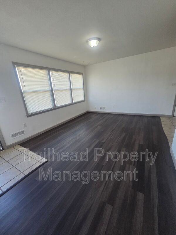 11127 Blue Ridge Blvd - Photo 4 of 20