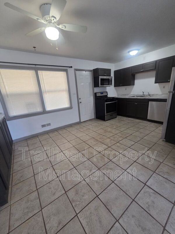 11127 Blue Ridge Blvd - Photo 6 of 20