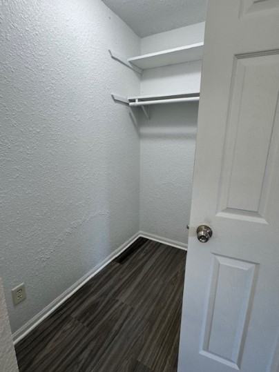 907 West 4th Street - Photo 3 of 9