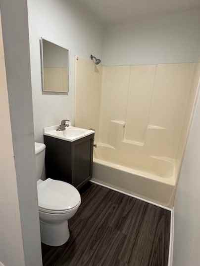 907 West 4th Street - Photo 4 of 9