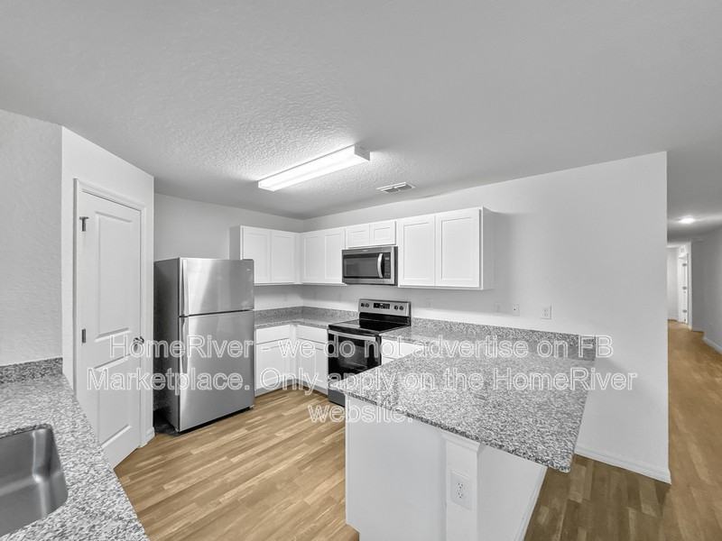 4579 Midland St - Photo 5 of 23