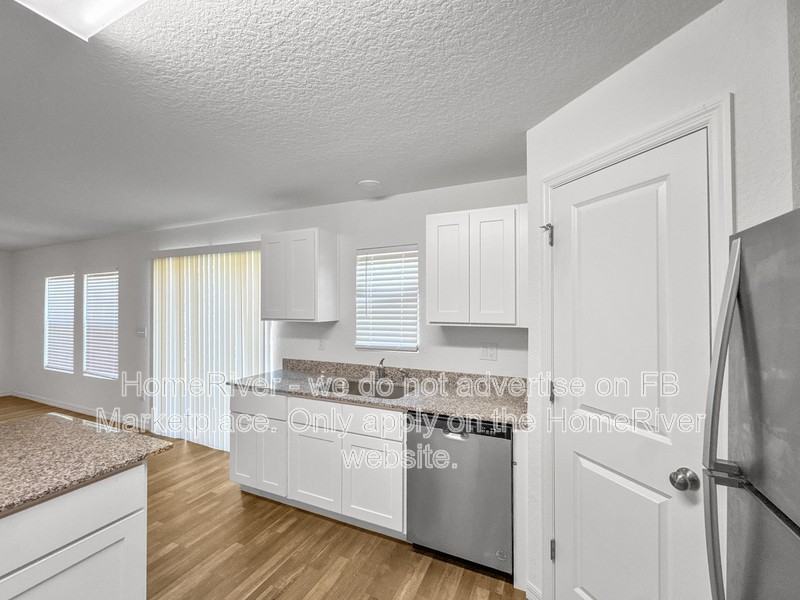 4579 Midland St - Photo 6 of 23