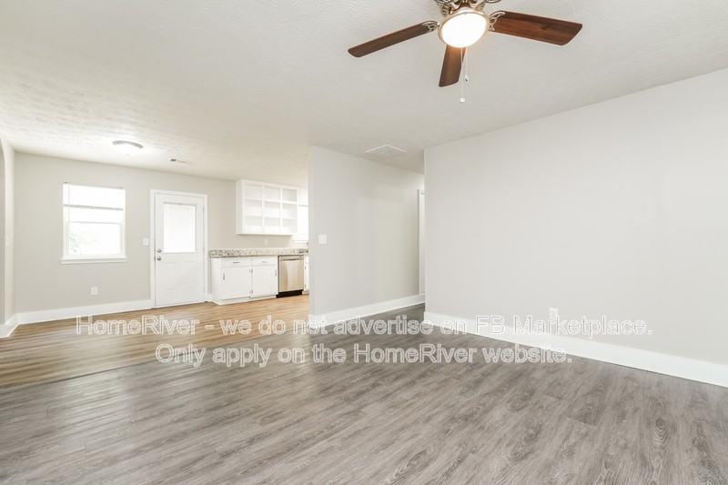 3006 Stanton Rd Se - Photo 2 of 17