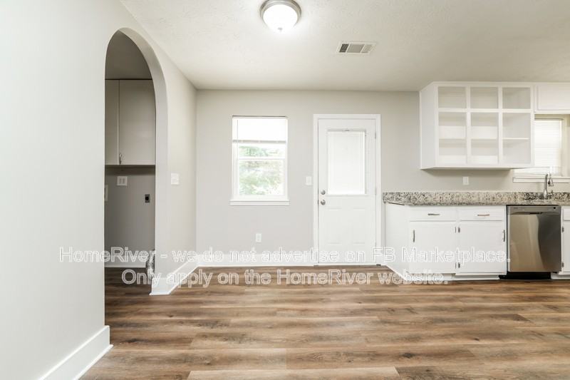 3006 Stanton Rd Se - Photo 4 of 17