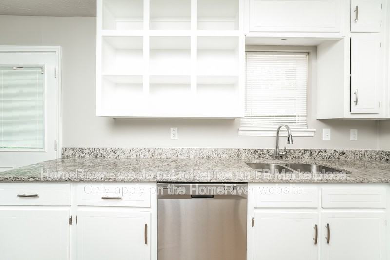 3006 Stanton Rd Se - Photo 6 of 17