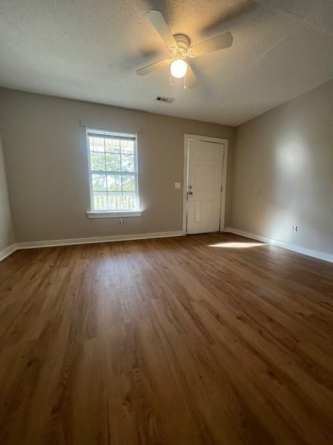 1901 Success Street - Photo 3 of 13