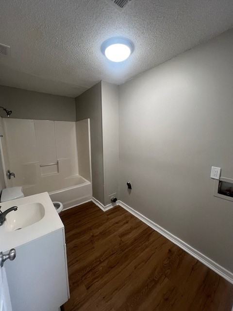1901 Success Street - Photo 5 of 13