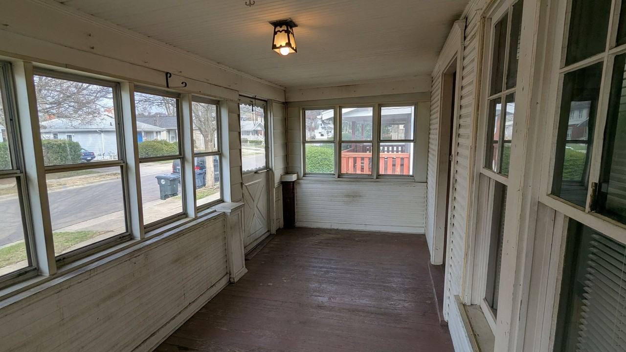 880 Jason Ave - Photo 6 of 26