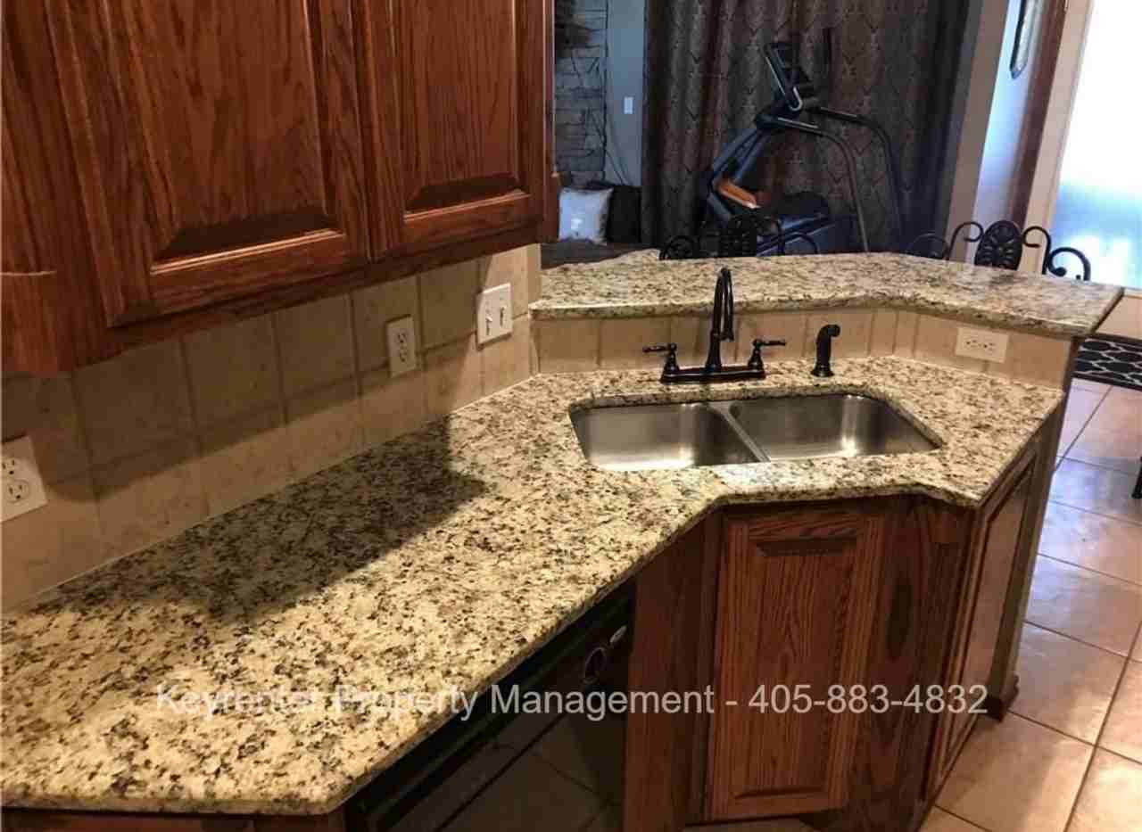 16300 Vicki Dr - Photo 4 of 19