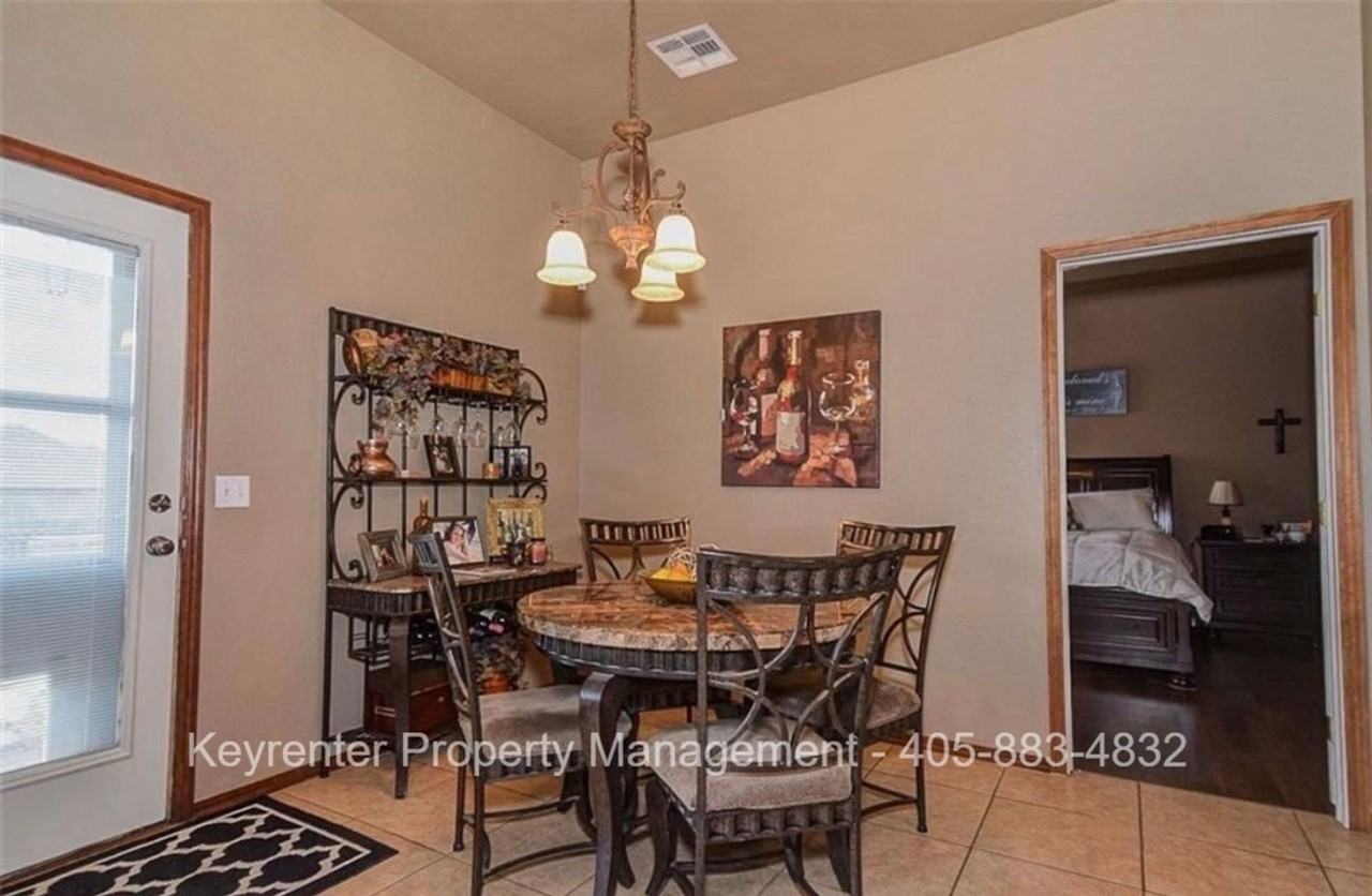 16300 Vicki Dr - Photo 7 of 19