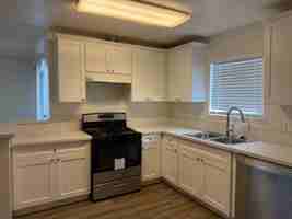 featured image of 641 E 27th St