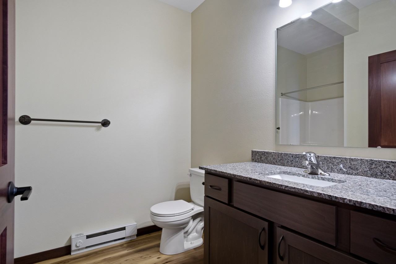 902 Menomonie St, Eau Claire, WI, USA - Photo 7 of 47