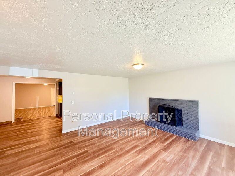 4603 Ne 122nd Ave #A - Photo 2 of 32