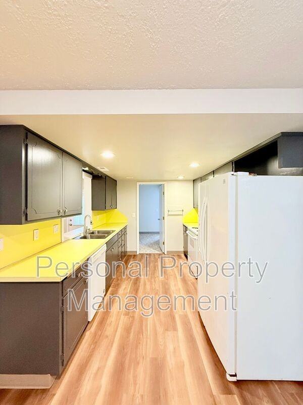 4603 Ne 122nd Ave #A - Photo 6 of 32