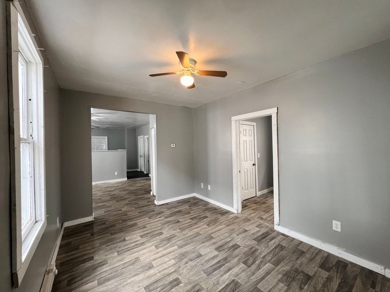 1037 Orchard St - Photo 2 of 12