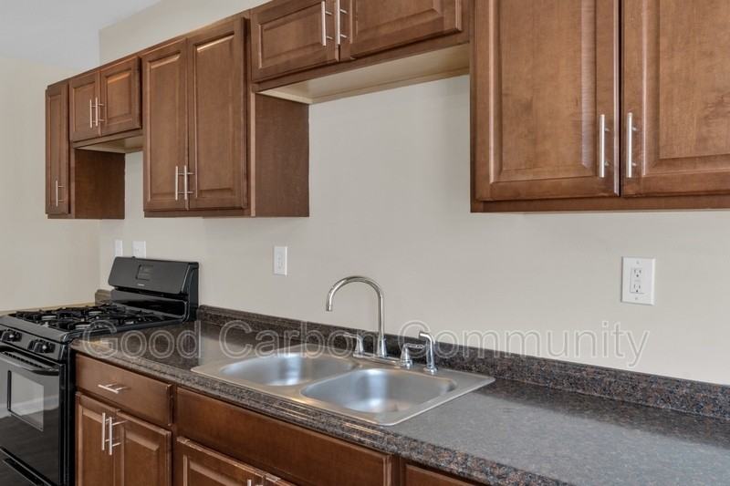 326 Elmwood Ave #2 - Photo 5 of 19