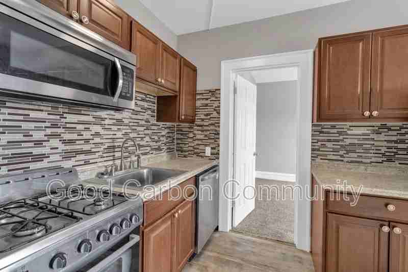 1016 Amherst St #D5 - Photo 7 of 15