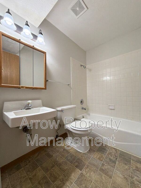 1421 D St - Photo 7 of 9