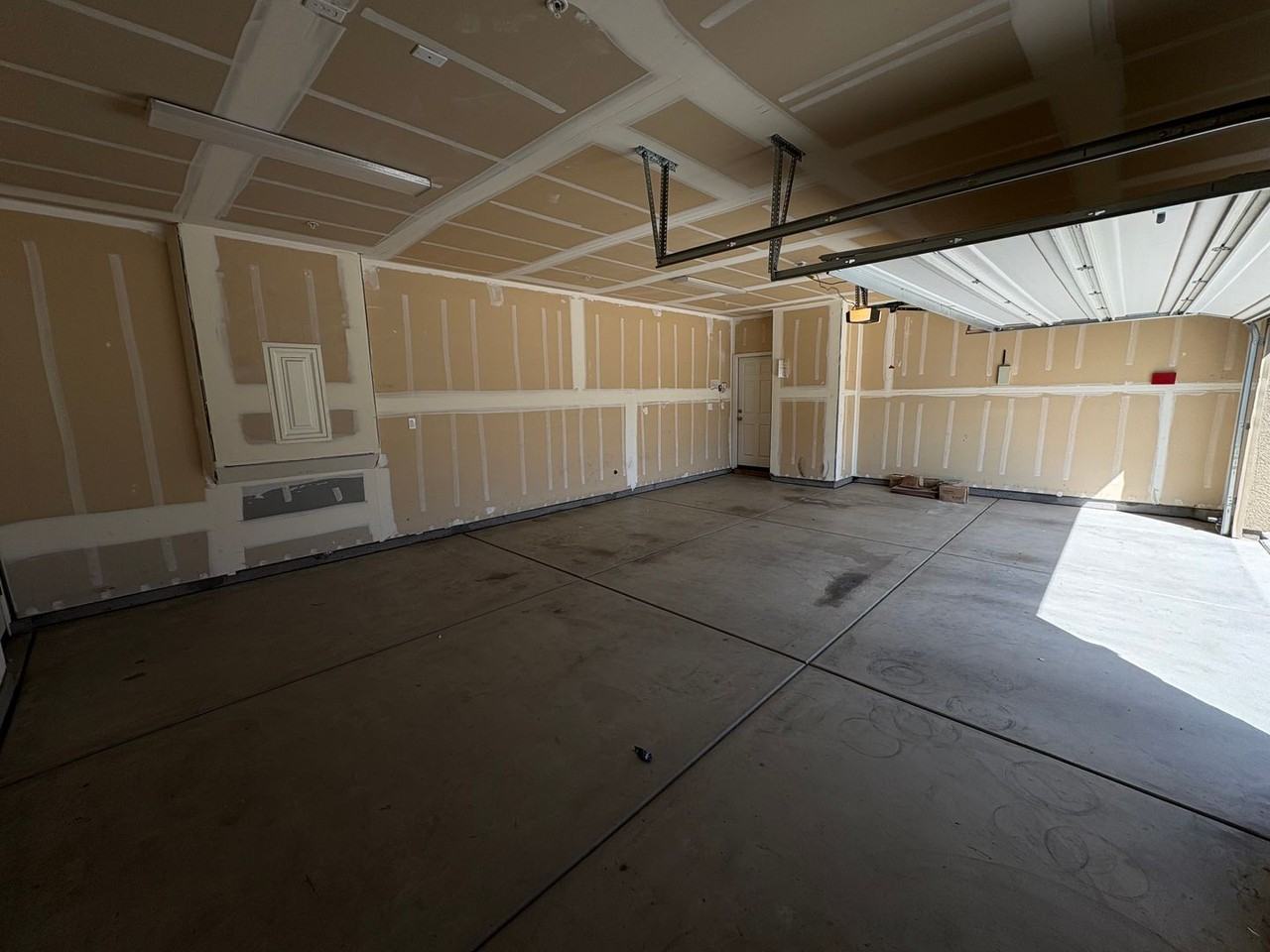 2840 Channel Reef Ave - Photo 3 of 39