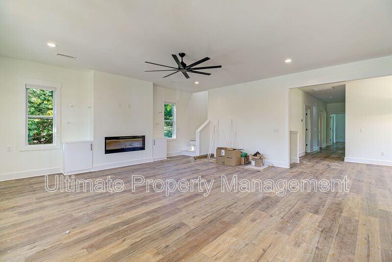 213 Myrtle Ave - Photo 5 of 27